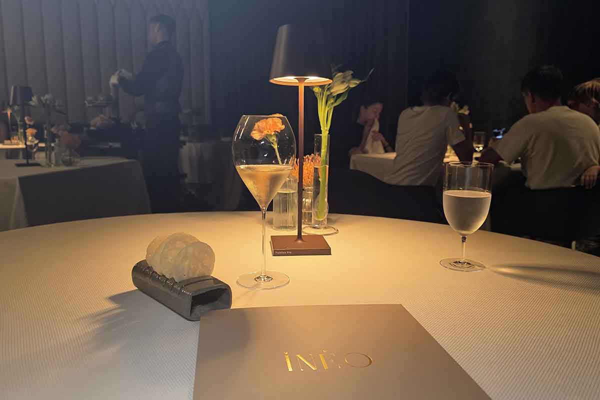 Il ristorante dove il pane diventa spettacolo con il servizio dei lievitati al gueridon Il ristorante dove il pane diventa spettacolo con il servizio dei lievitati al gueridon