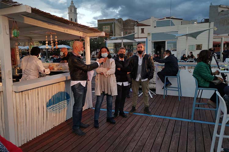 Francesco Gravino, Ester Fracasso, Giuseppe Postiglione e Mario Clarendon - Degustazioni online di tipicit&agrave; locali L'idea della piattaforma I Feel Food