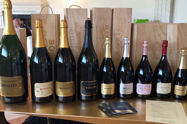 (I Franciacorta di Laura e Cesare Bosio Bollicine eleganti grazie al lago d'Iseo)