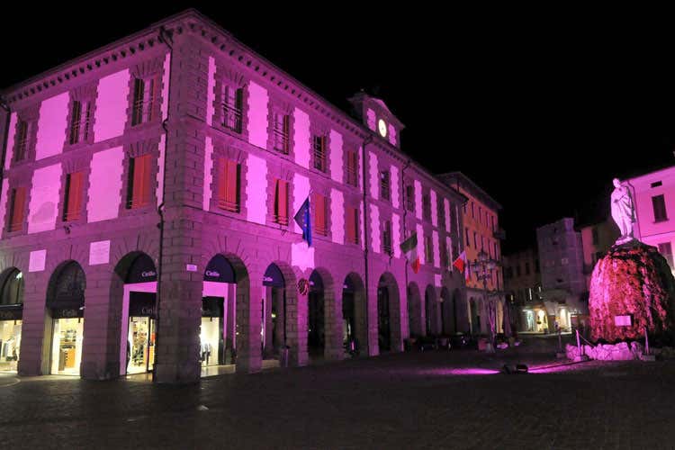 (Franciacorta in rosa per il Giro d'Italia Fra 101 giorni cronometro delle bollicine) (Franciacorta in rosa per il Giro d'Italia Fra 101 giorni cronometro delle bollicine)