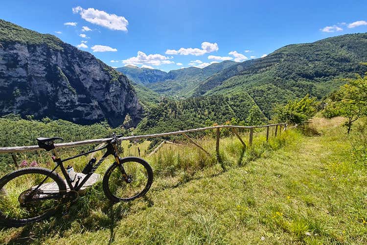 La bicicletta come attivit&agrave; outdoor - Le vacanze nelle Marche sono active & wild