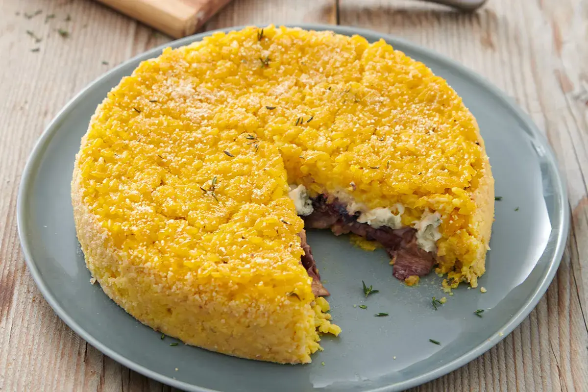 Frittata di risotto con Gorgonzola Dop, radicchio e porri Frittata di risotto con Gorgonzola Dop, radicchio e porri