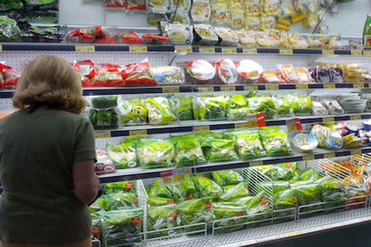 Frutta e verdura in busta, 3% nel 2016 Nel carrello per 19 milioni di famiglie Frutta e verdura in busta, 3% nel 2016 Nel carrello per 19 milioni di famiglie
