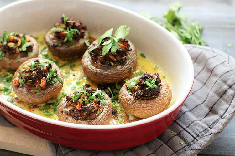 (Funghi champignon ripieni alla curcuma) (Funghi champignon ripieni alla curcuma)