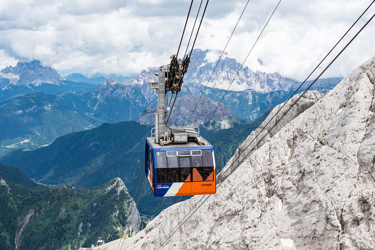 Funivia della Marmolada. Foto: Marmolada srl Marmolada da scoprire tra borghi ''dog'', storia e sport in quota