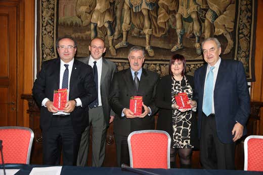 da sinistra: Giovanni Longo, Osvaldo Longo, Guido Podest&agrave;, Paola Longo e Bruno Pizzul