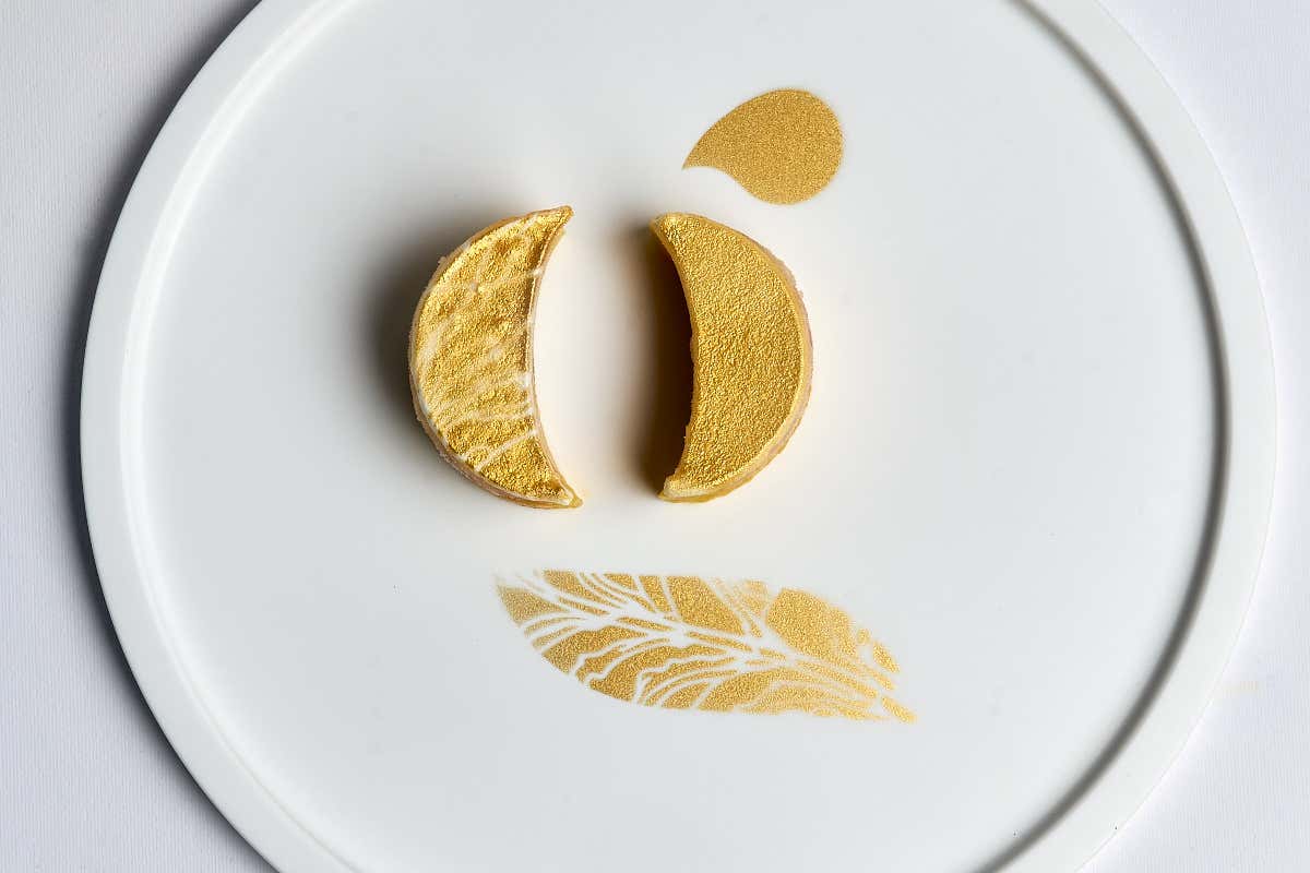 Dimenticate la solita Napoli: al George si cena con Oscar Wilde e il Vesuvio Dimenticate la solita Napoli: al George si cena con Oscar Wilde e il Vesuvio