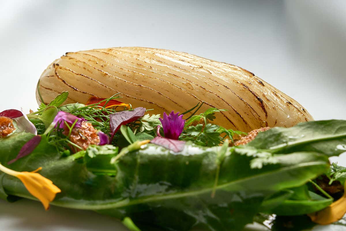 Dimenticate la solita Napoli: al George si cena con Oscar Wilde e il Vesuvio Dimenticate la solita Napoli: al George si cena con Oscar Wilde e il Vesuvio