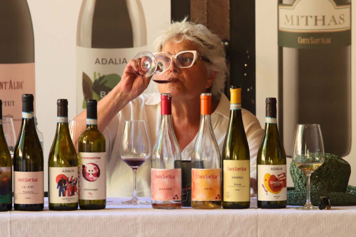 La “non-degustazione” che ribalta il vino: il metodo di Marinella Camerani