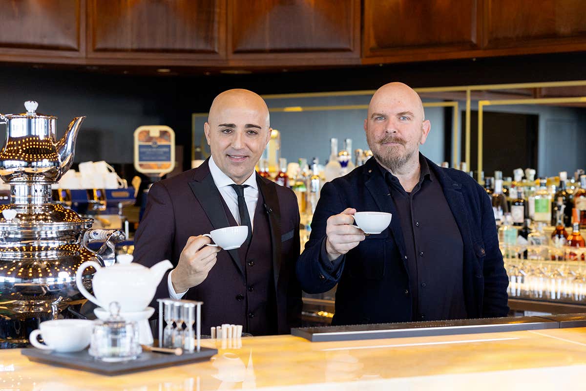 Quando il servizio trasforma il tè in strumento di comunicazione Quando il servizio trasforma il tè in strumento di comunicazione