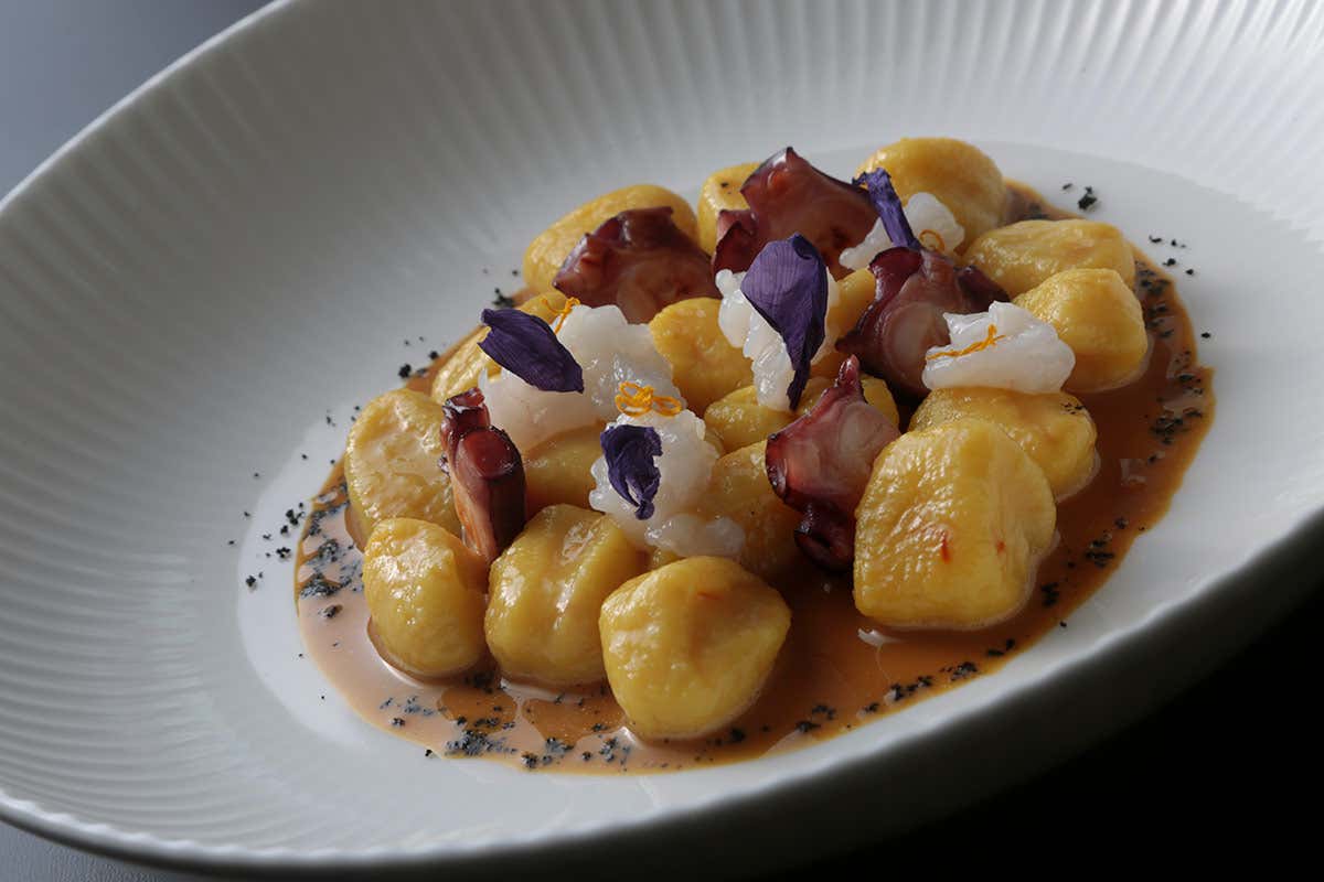 Il ristorante sul lago di Como che ha riscritto l’autunno con tre menu e un’esperienza a “mano libera” Il ristorante sul lago di Como che ha riscritto l’autunno con tre menu e un’esperienza a “mano libera”