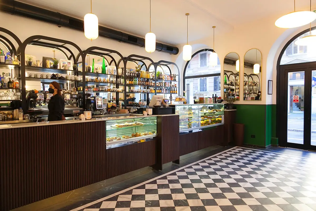 Arredi vintage scelti con estrema cura Goody 1976, diners americano anni &rsquo;50 nel cuore di Roma