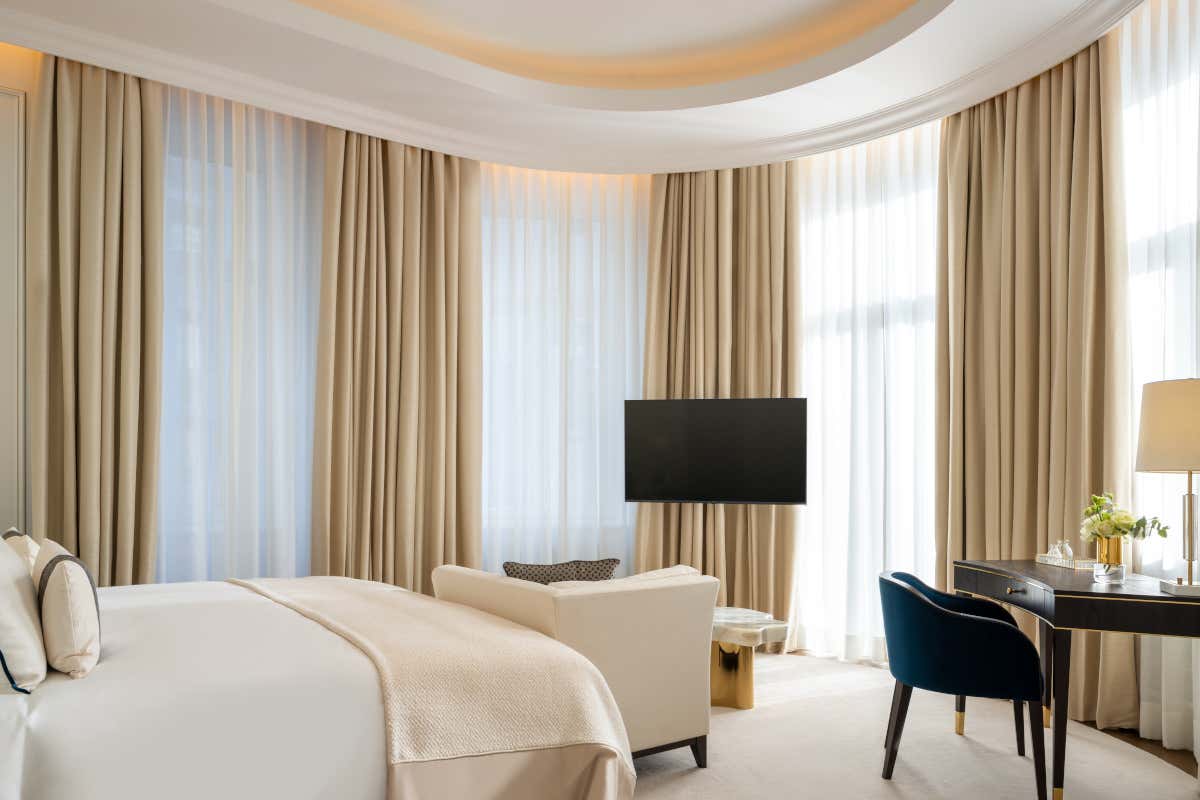 Suite di lusso con vista Bucarest al Corinthia Grand Hotel du Boulevard