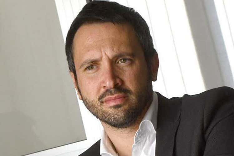 Gabriele Barucco - Forza Italia: Tavolini esterni gratis per la riapertura di bar e ristoranti