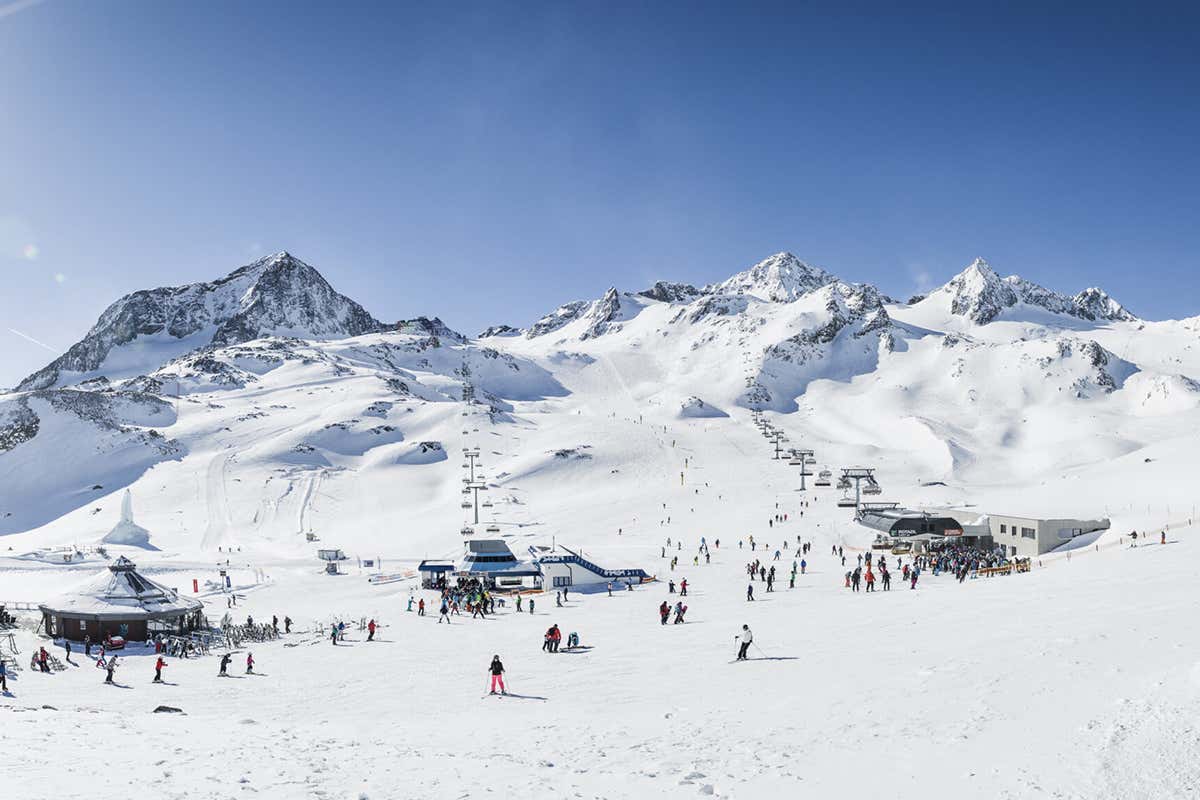 Ghiacciaio dello Stubai. Foto: Andre Schoenherr Perché aspettare l’inverno! Riapre Il ghiacciaio sciabile più grande dell’Austria Ghiacciaio dello Stubai. Foto: Andre Schoenherr Perché aspettare l’inverno! Riapre Il ghiacciaio sciabile più grande dell’Austria