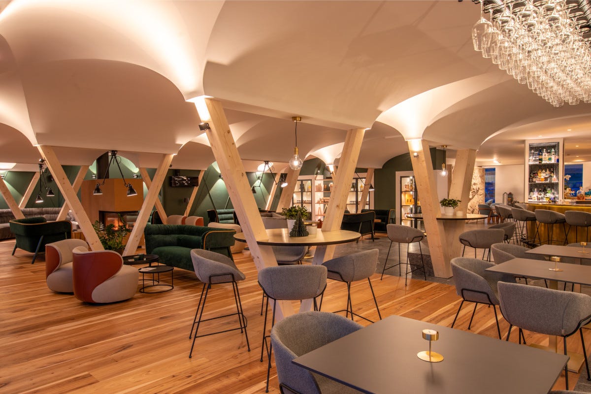 Il lounge bar dell'Hotel Garberhof Silent luxury in Val Venosta: l’hotel Garberhof sceglie il lusso silenzioso