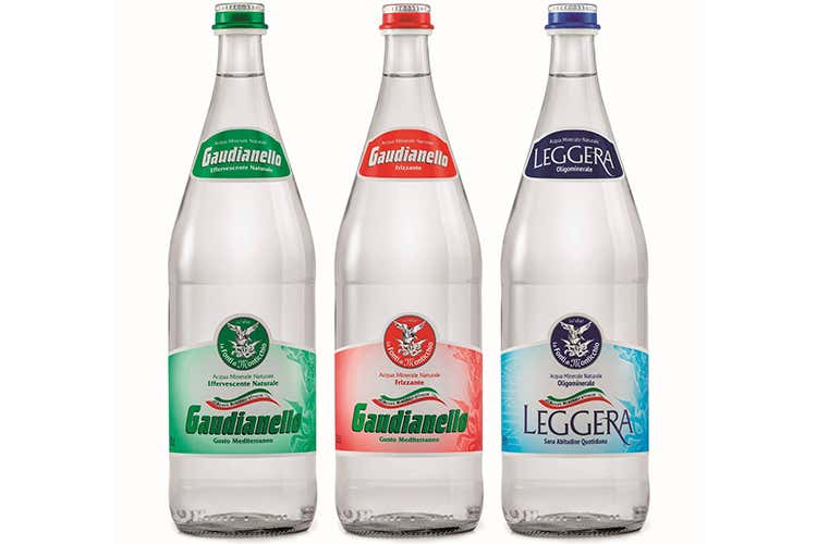 Acque Minerali d’Italia consiglia al ristoratore di proporre Gaudianello effervescente naturale insieme con l’acqua “Leggera” (Gaudianello è Prestige anche in formato 50 ml) Acque Minerali d’Italia consiglia al ristoratore di proporre Gaudianello effervescente naturale insieme con l’acqua “Leggera” (Gaudianello è Prestige anche in formato 50 ml)
