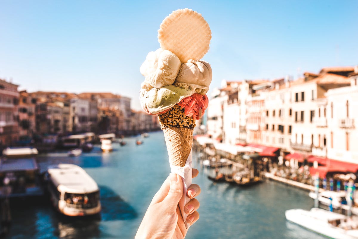 Se ami il gelato, il tuo vaiggio ideale sarà in Italia Dimmi che dolce scegli e ti durò che viaggio fare...