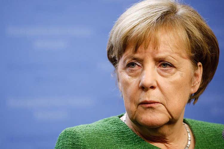 Angela Merkel - , lockdown light: locali chiusi, scuole aperte