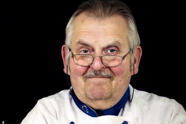 Il maestro di cucina Germano Pontoni, chef di fama internazionale Evviva la minestra e i suoi adepti