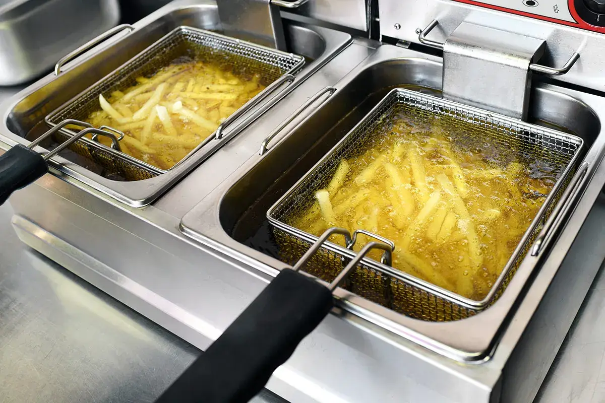 Dibattito sulle fritture Penuria di olio di girasole, ma &egrave; davvero il migliore?