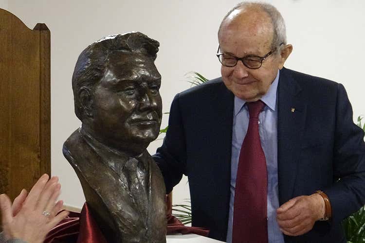 Antonello Pilloni (Giacomo Tachis e la Sardegna Uomo libero, sempre troverai il mare)