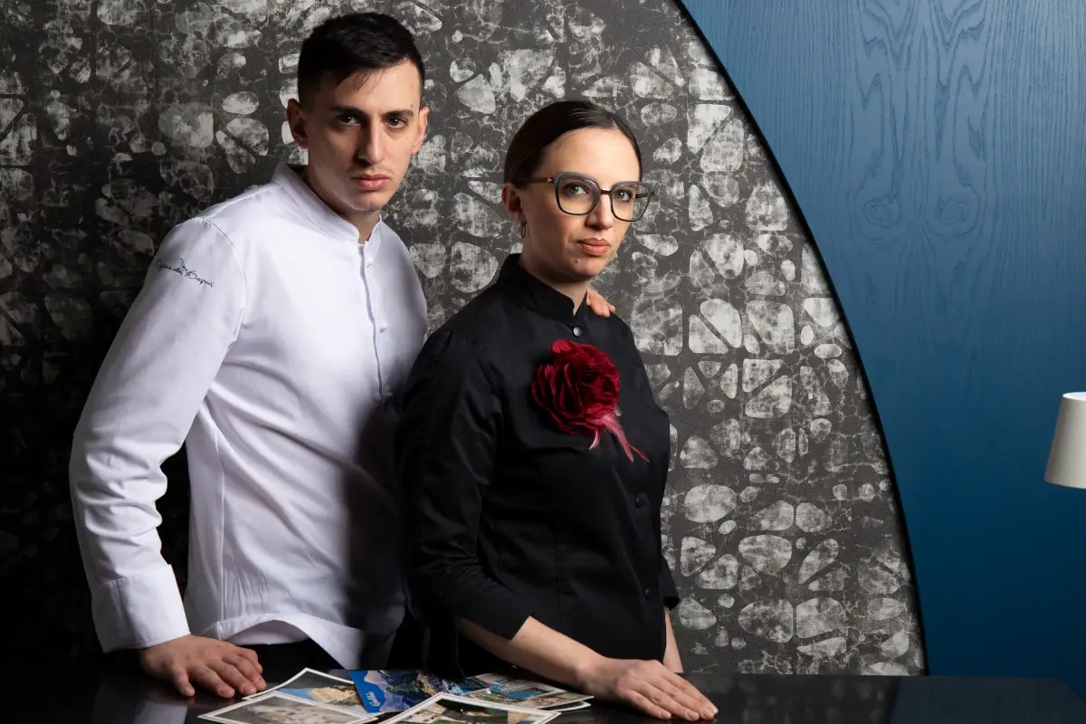 Giacomo e Veronica Ramacci&nbsp; L&rsquo;Officina dei Sapori rompe le regole del fine dining con i piatti da condividere