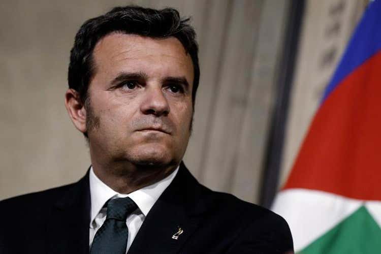 Gian Marco Centinaio - Il Dl Rilancio condanna il turismo Centinaio: Si cambi, o guerra aperta