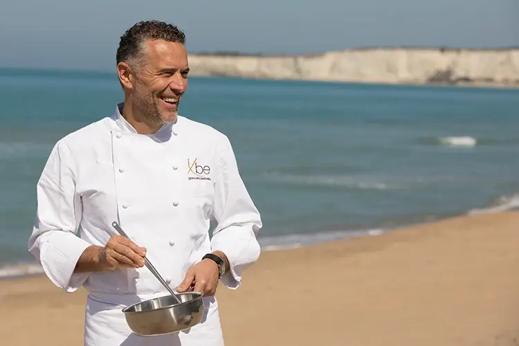 Giancarlo Perbellini Riapre la Locanda sul mare con un menu dedicato alla Sicilia