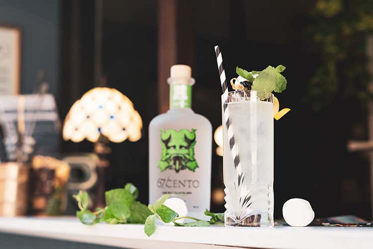 Il primo gin abruzzese nei drink dei locali de L'Aquila - I profumi del Parco della Majella nel primo gin made in Abruzzo Il primo gin abruzzese nei drink dei locali de L'Aquila - I profumi del Parco della Majella nel primo gin made in Abruzzo