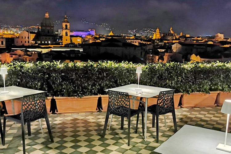 La terrazza del ristorante (Giovane consapevolezza al Seven Restaurant di Palermo)