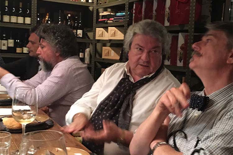 Giri di Vite Vino, Champagne e tonno di qualità Giri di Vite Vino, Champagne e tonno di qualità