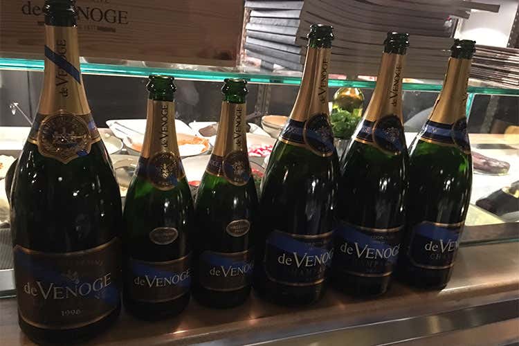 Giri di Vite Vino, Champagne e tonno di qualità Giri di Vite Vino, Champagne e tonno di qualità