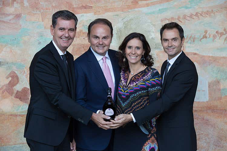 Marcello, Matteo, Camilla e Alessandro Lunelli (Giulio Ferrari Rosé Riserva del Fondatore Nuova etichetta, espressione del territorio)