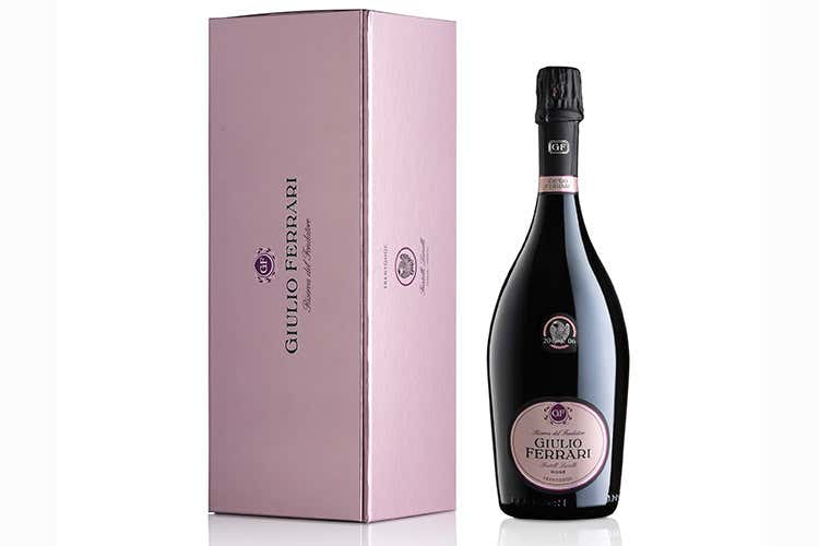 (Giulio Ferrari Rosé Riserva del Fondatore Nuova etichetta, espressione del territorio)