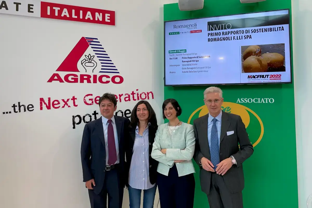 Giulio Romagnoli, Grazia Romagnoli, Silvia Dallai e Roberto Della Casa Ortofrutta, Romagnoli f.lli presenta il primo rapporto di sostenibilit&agrave; a Macfrut