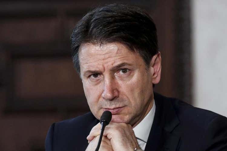 Giuseppe Conte - Conte: Non chiuderemo i ristoranti Stretta solo se aumentano i contagi