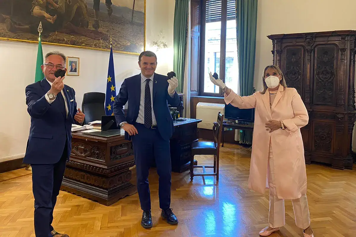 Giuseppe Cristini, Gian Marco Centinaio e Olga Urbani Centinaio: &laquo;Rilanceremo il turismo con i voucher&raquo;. Manca il&nbsp; personale? &laquo;Basta reddito di cittadinanza&raquo;
