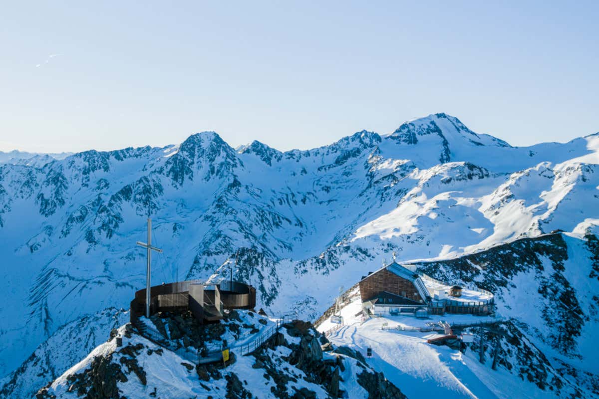 Come si dorme al Glacier Hotel Grawand, l'hotel più alto d'Europa Come si dorme al Glacier Hotel Grawand, l'hotel più alto d'Europa