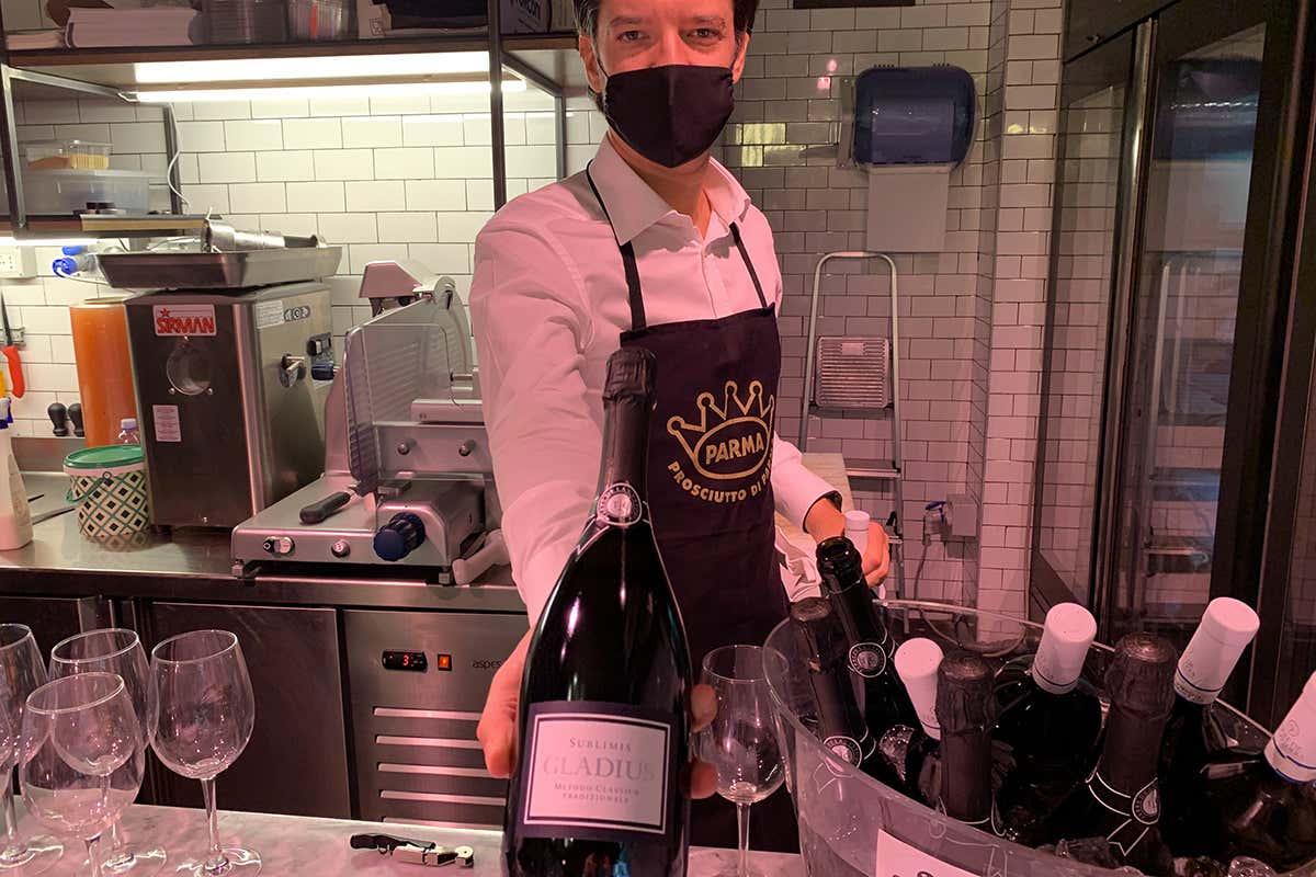 Gladius, spumante metodo classico di Terre de la Custodia Una degustazione per palati fini Gladius, spumante metodo classico di Terre de la Custodia Una degustazione per palati fini