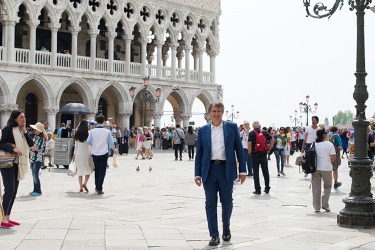 Luigi Brugnaro - A Venezia è scontro sul turismo sfrenato Zaia chiede autonomia e limiti agli accessi 