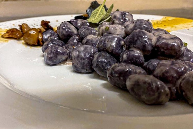 Gli Gnocchetti di tubero viola di Alessandra Cittadini (Gnocchetti di tubero viola crema di ceci, porcini e tartufo nero)