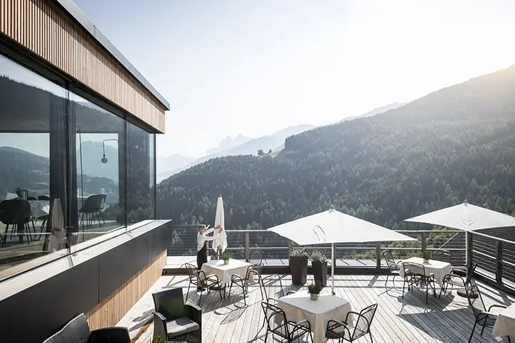 Il Gnollhof dal 1888 &egrave; la meta d&rsquo;elezione dei bon vivant Vacanza da &ldquo;egoisti&rdquo; in Alto Adige Due tappe per coccolarsi
