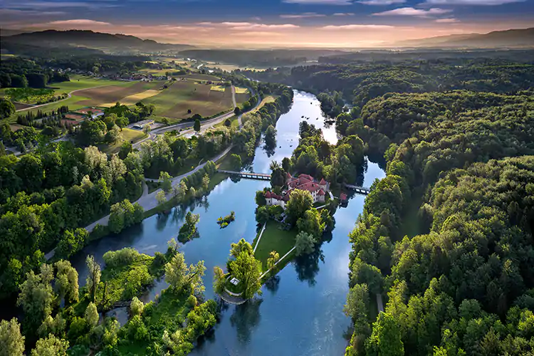 Relais &amp; Ch&acirc;teaux Hotel Grad Otocec In viaggio rispettando la Terra? 16 indirizzi in Italia e nel mondo
