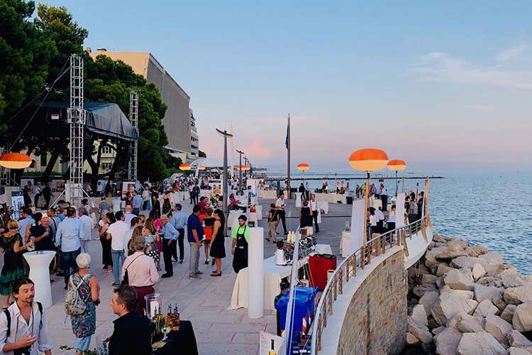 La location dell'iniziativa (Grado, doppio concerto del gusto Un successo le cene friulane)