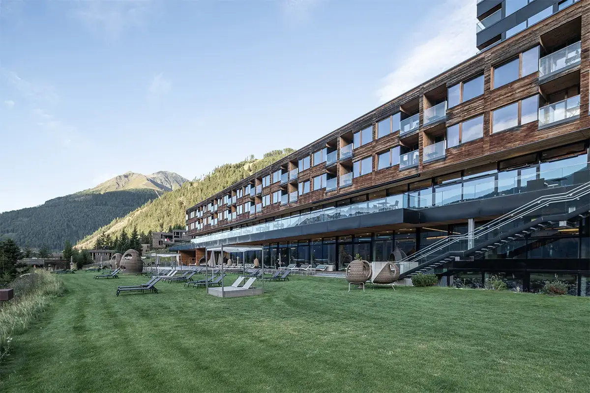 Resort immerso nel verde Una sommelier del sonno per godersi una vacanza al Gradonna Mountain resort