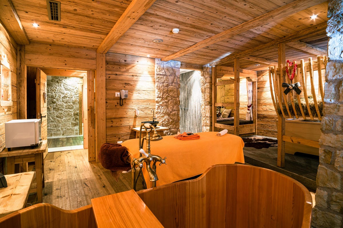 una sauna privata del GranBaita hotel GranBaita, un 5 stelle a Selva per design, cucina e wellness