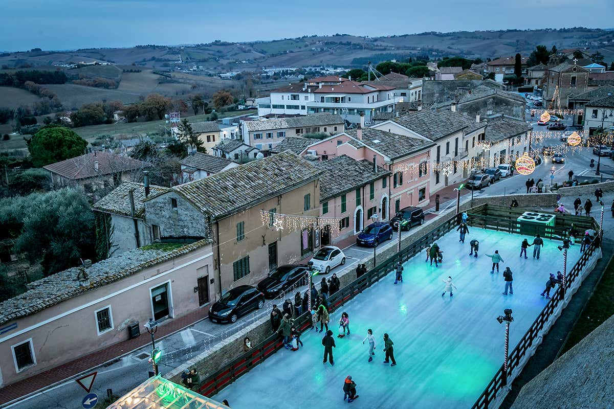 Il Natale nel borgo marchigiano di Corinaldo incanta fino al 6 gennaio Il Natale nel borgo marchigiano di Corinaldo incanta fino al 6 gennaio