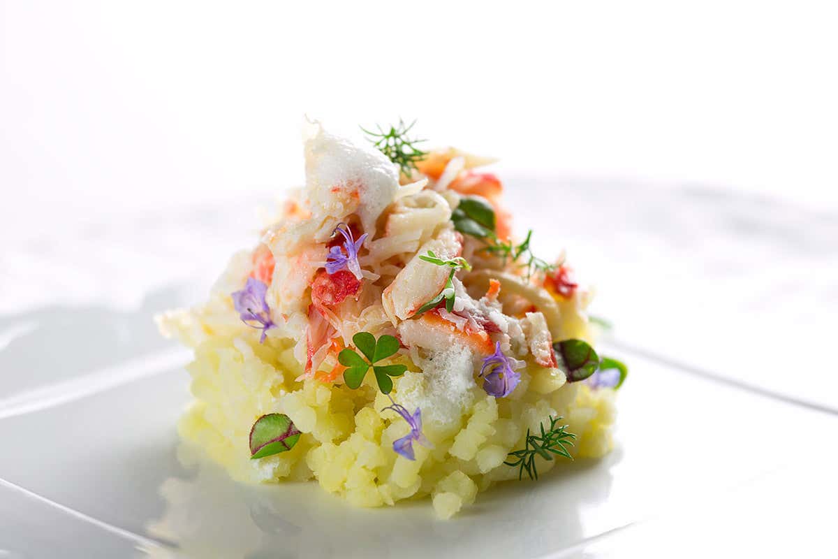 Granchio reale, variazione di patate ed aria di menta Ristorante Capriccio a Manerba: mamma e figlia sotto una buona stella… Michelin!