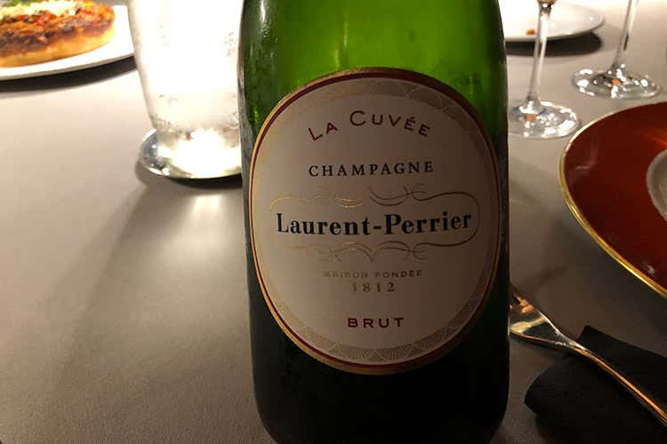 (Grand Si&egrave;cle di Laurent-Perrier Blend di tre annate, un equilibrio perfetto)